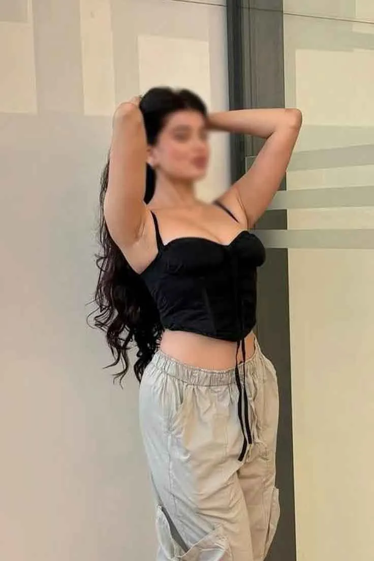 18+ Ranchi escort girl in seductive pose